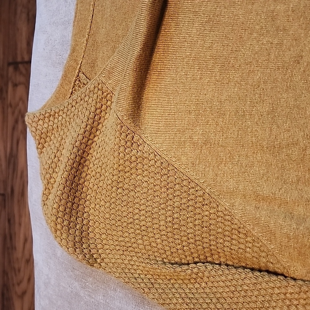 Loft Gold Sweater - Picture 4 of 5